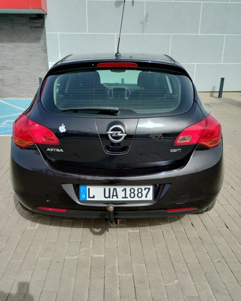 Opel Astra cena 18500 przebieg: 180000, rok produkcji 2011 z Siedlce małe 232